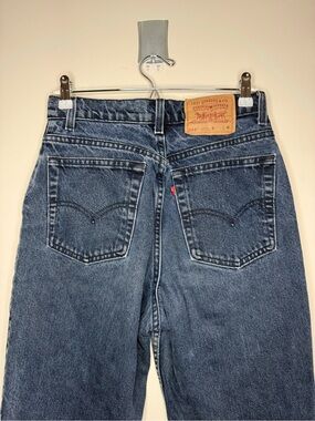 VTG LEVI’S 80s 90s 512 Slim Fit Tapered Leg Rigid Denim Mom Jeans